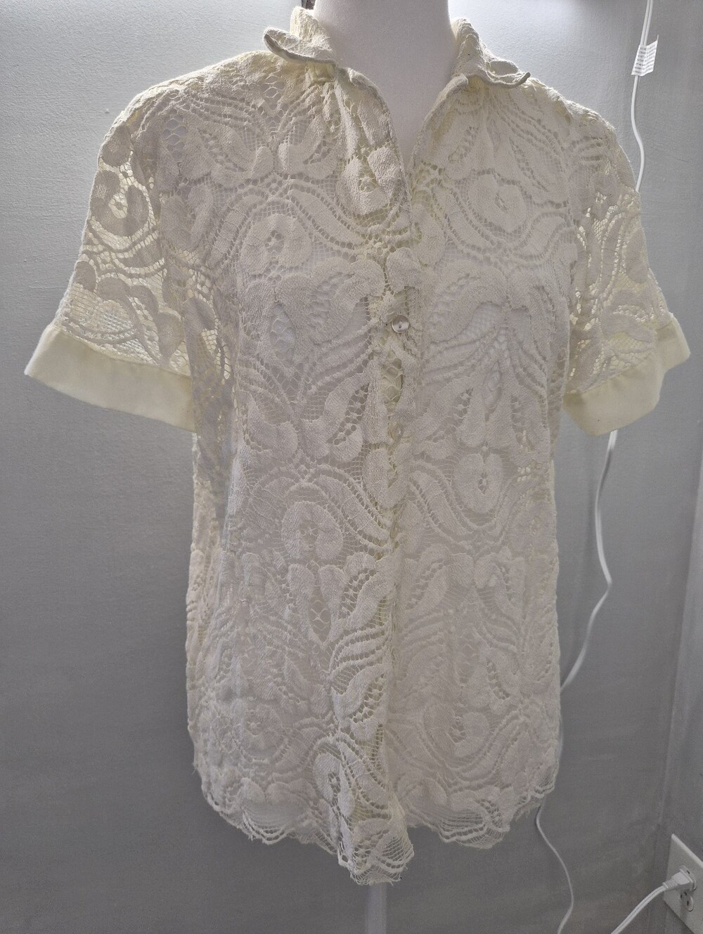 Women's Cream Lace Button-Front Blouse Summer